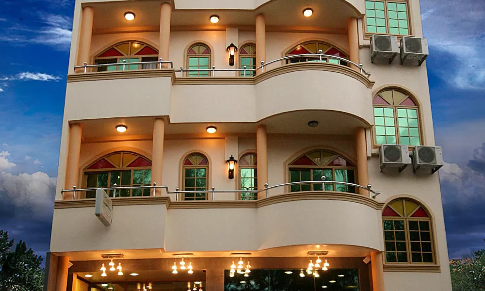 Loona Hotel
