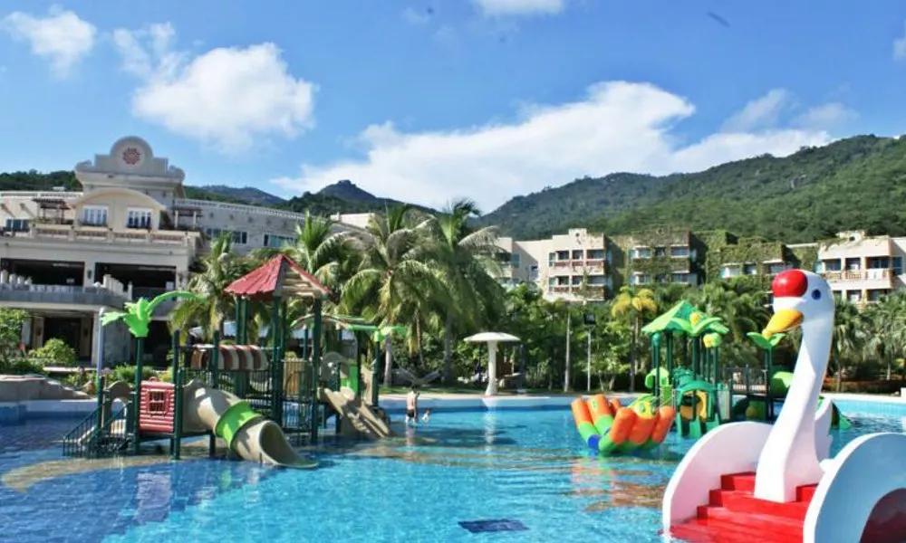Cactus Resort Sanya by Gloria