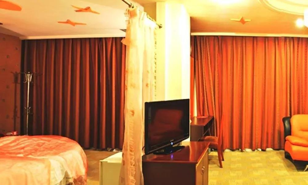 Jiaxinyi Hotel - Shiqiaopu, фото 3