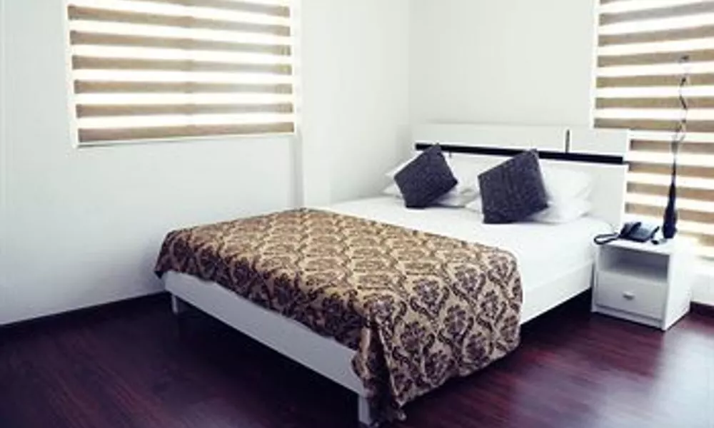 HolidayMakers Inn