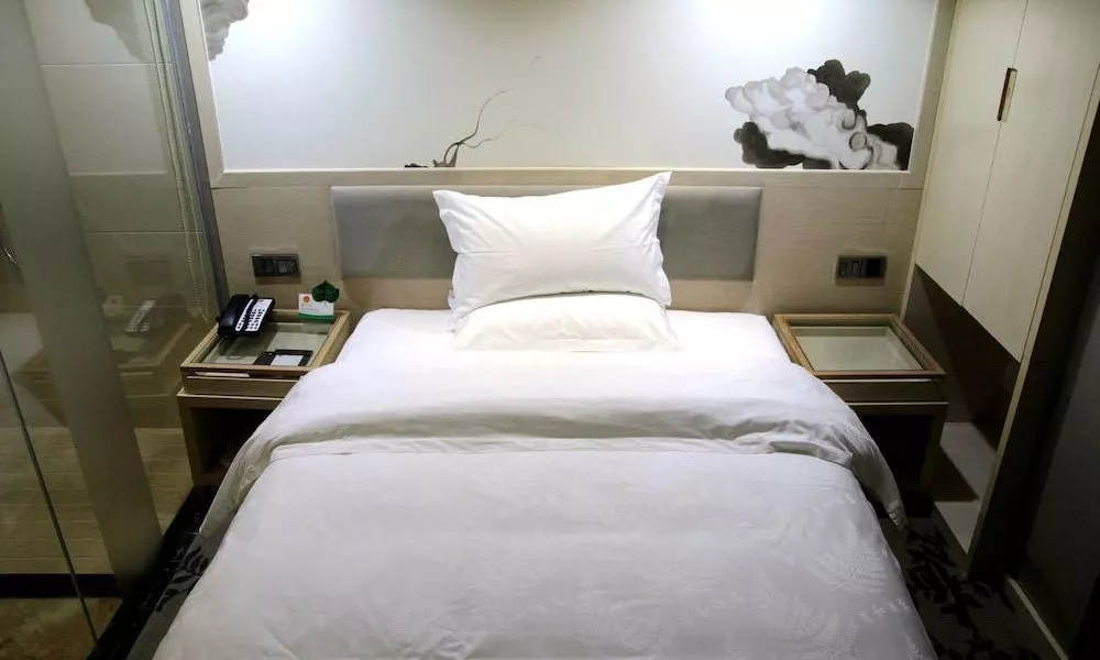 XingHe Business Hotel (Railway Station & Yuexiu Park Branch)