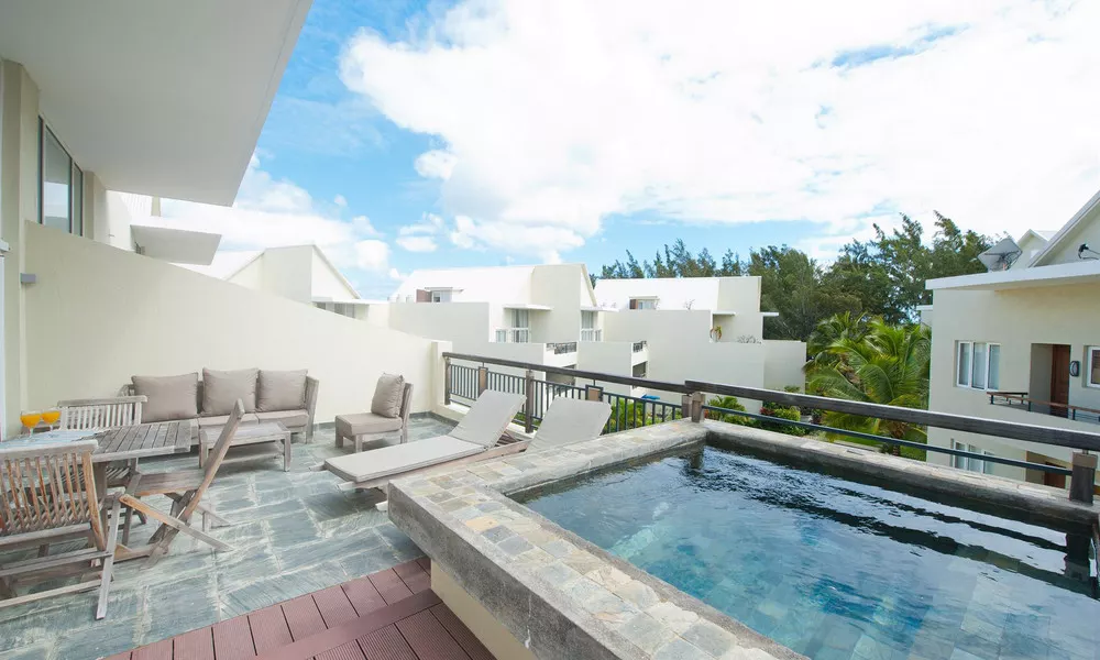 Cape Bay Beach Apartments by BARNES