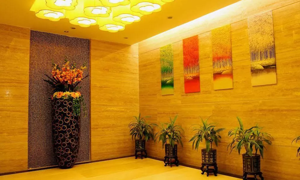 Shenzhen Luohu Railway Station Hotel - Commercial Building