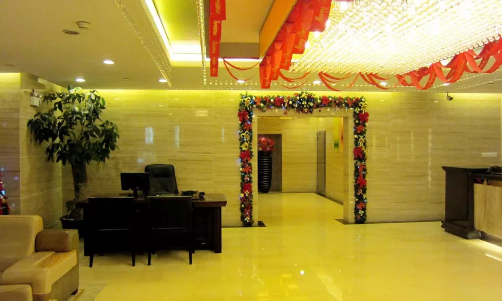 Shenzhen Luohu Railway Station Hotel - Commercial Building, фото 5