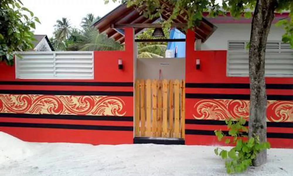Dhigurah Inn