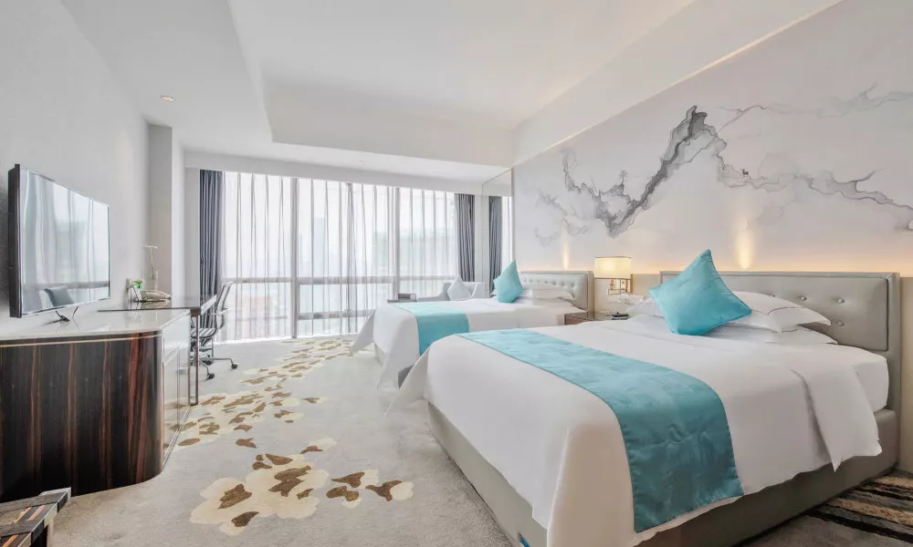 Huaqiang Plaza Hotel Shenzhen, Enjoy Complimentary Mini Bar & Night Snack, Breakfast included guests, фото 3