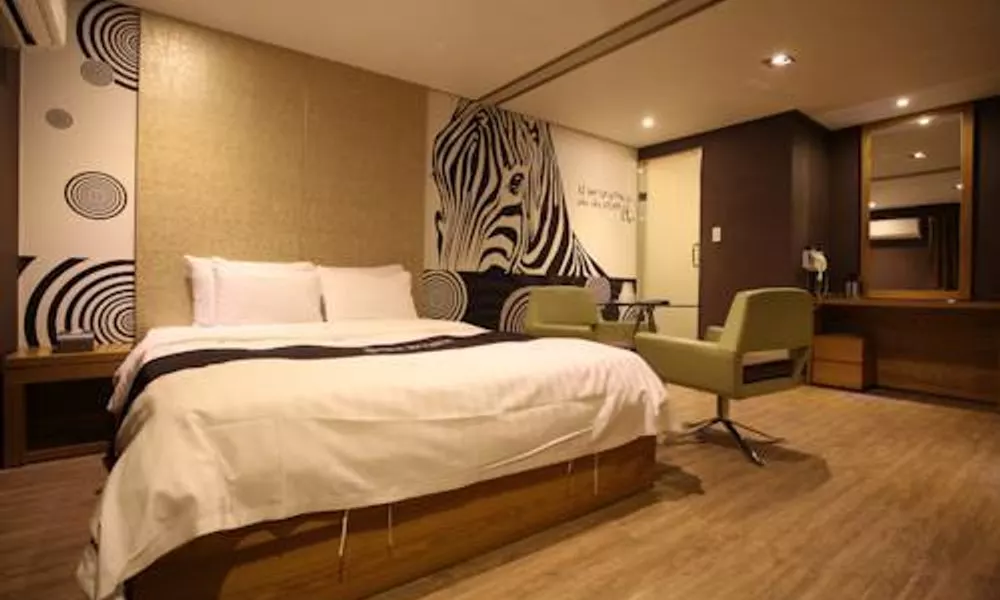 Tom Robin Hotel