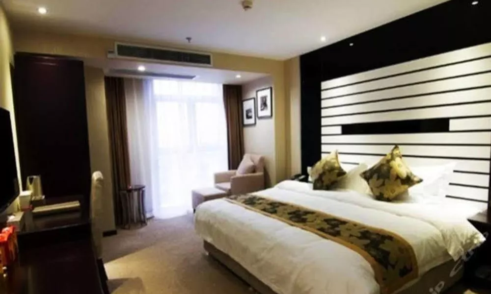 eSun Hotel, фото 2