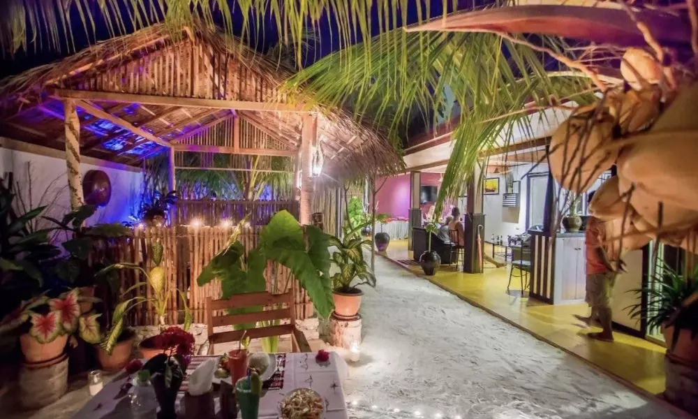 Equator beachinn