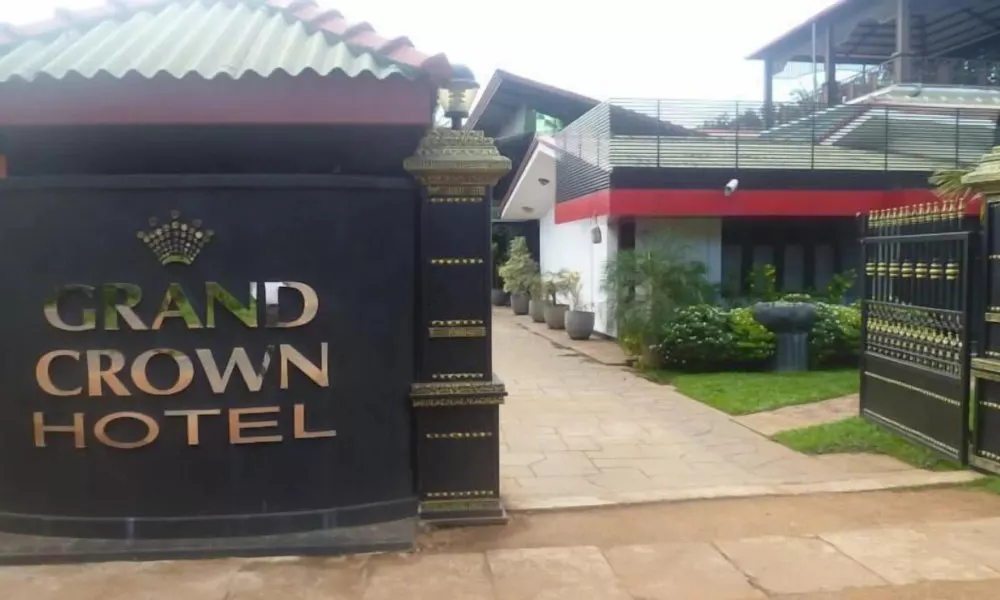 Crown Grand Hotel