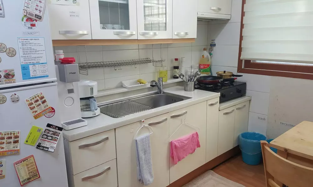Happy Tree Guesthouse - Hostel, фото 2