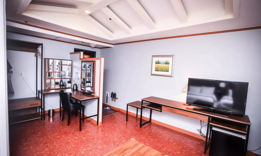 Noblesse Tourist Hotel, фото 2