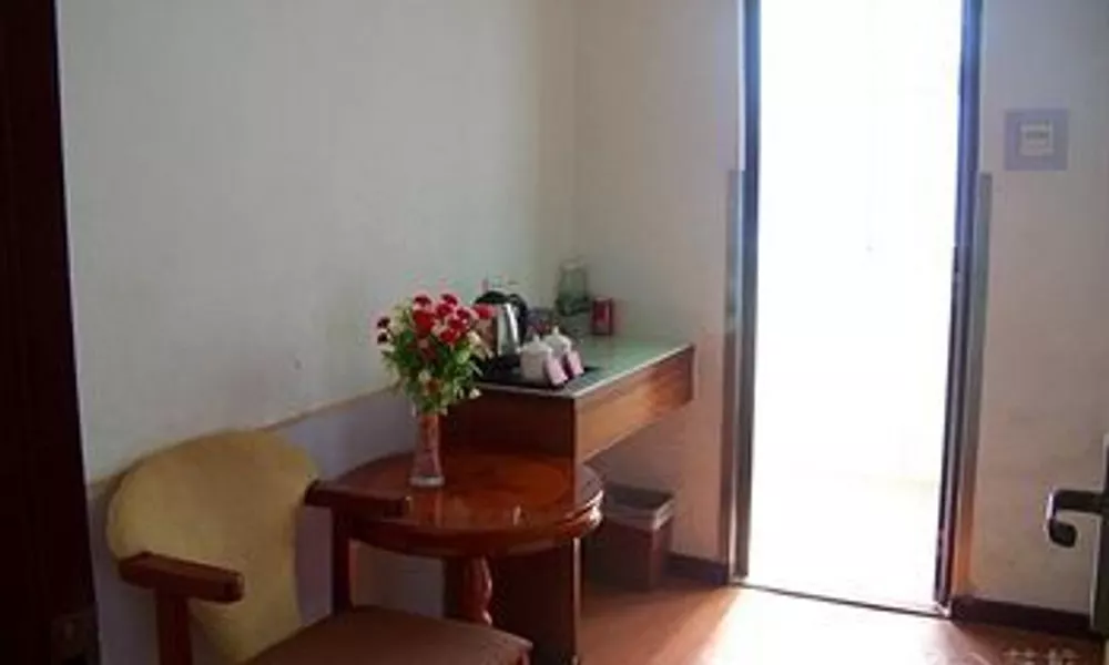 Chaohai Hotel, фото 4