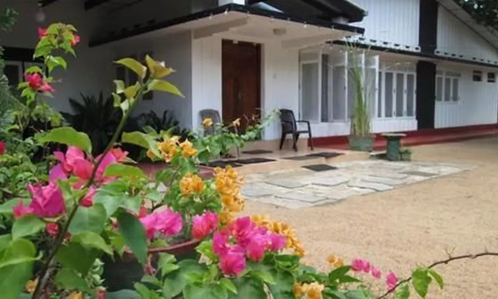 Travel Lodge Tourist Resort