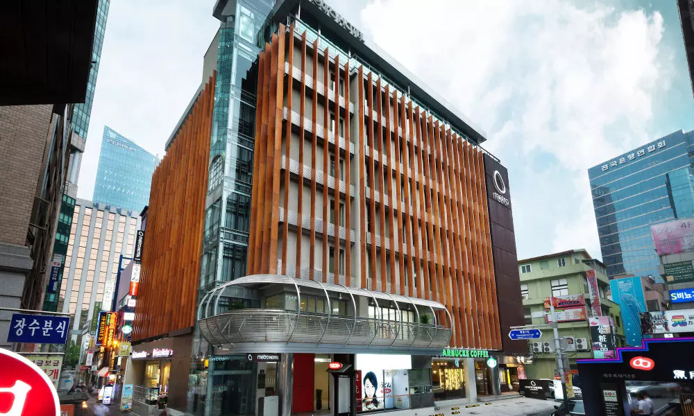 Metro Hotel