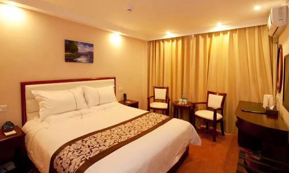 Greentree Inn Sanya Bar Street Linchunhe Road Business Hotel, фото 2