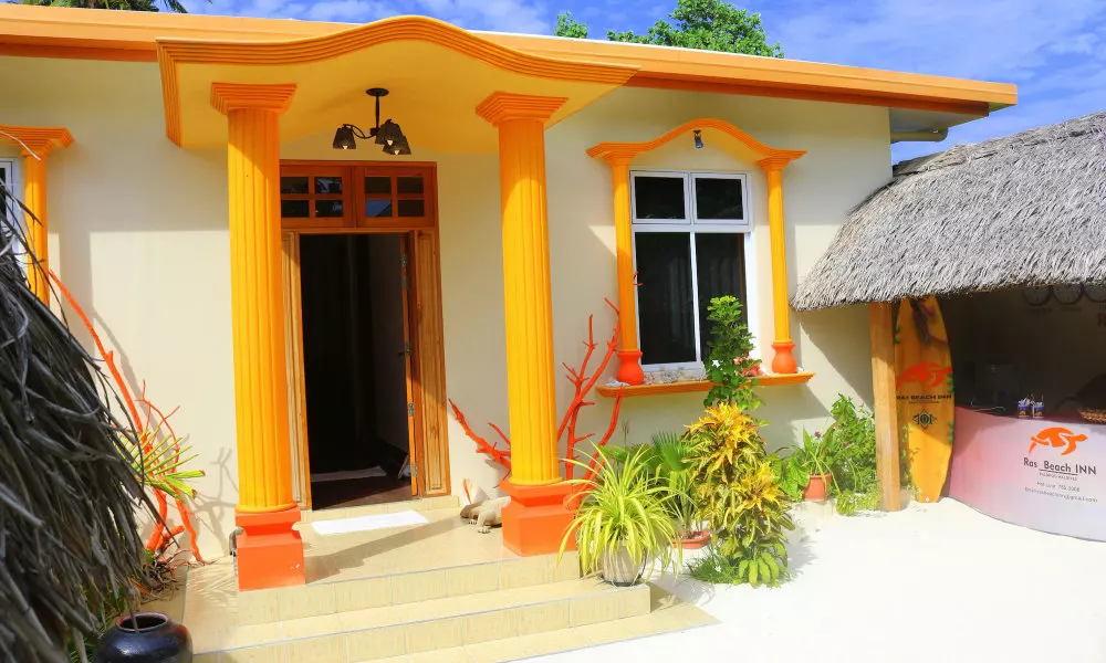Ras Beach Inn