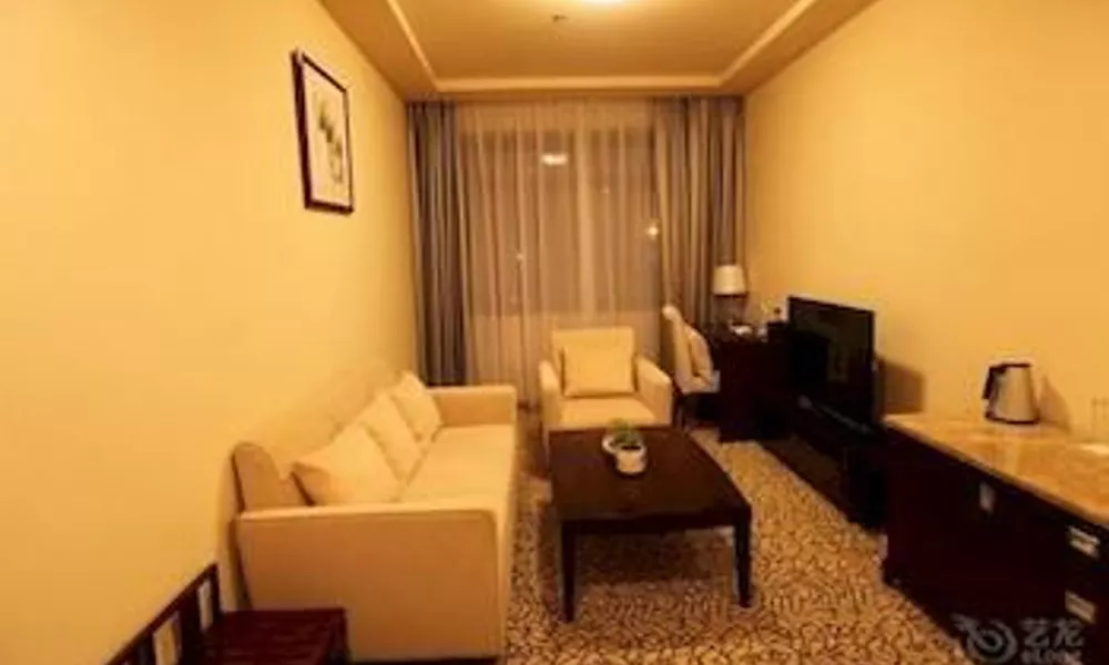 Qingdao Zhongyang Business Hotel, фото 4
