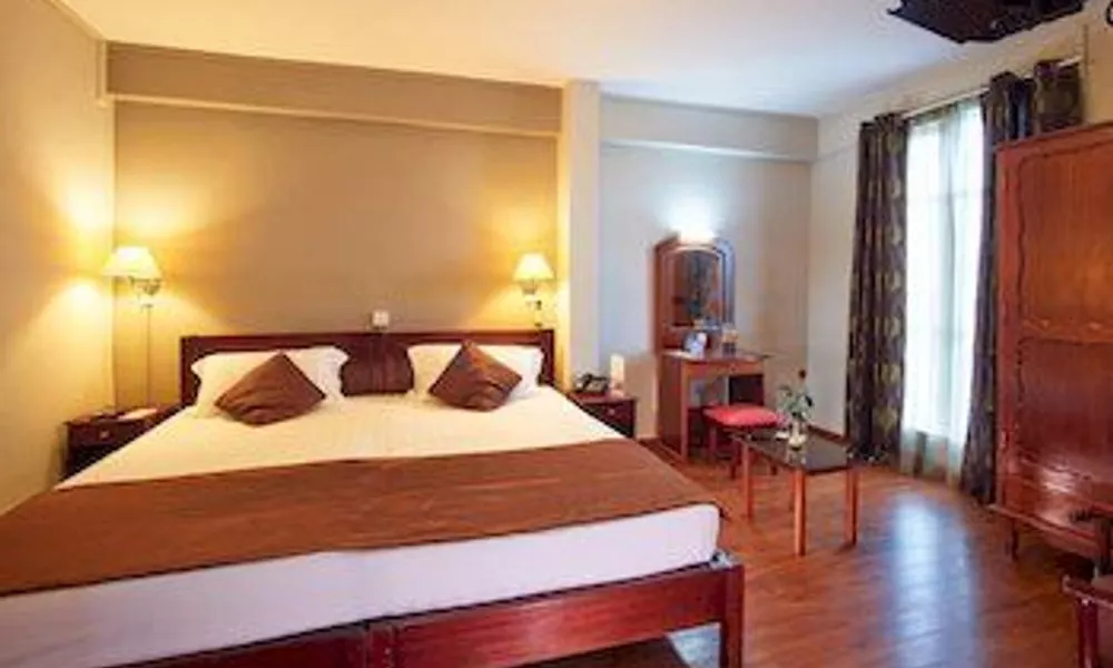 Gold Nest Hotel
