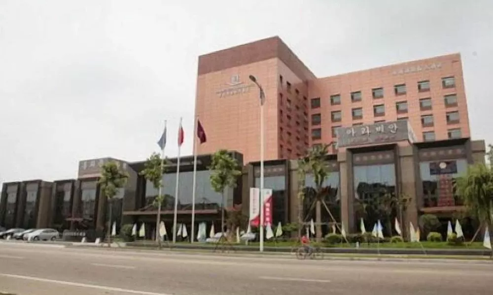 Qingdao Danube International Hotel, фото 4