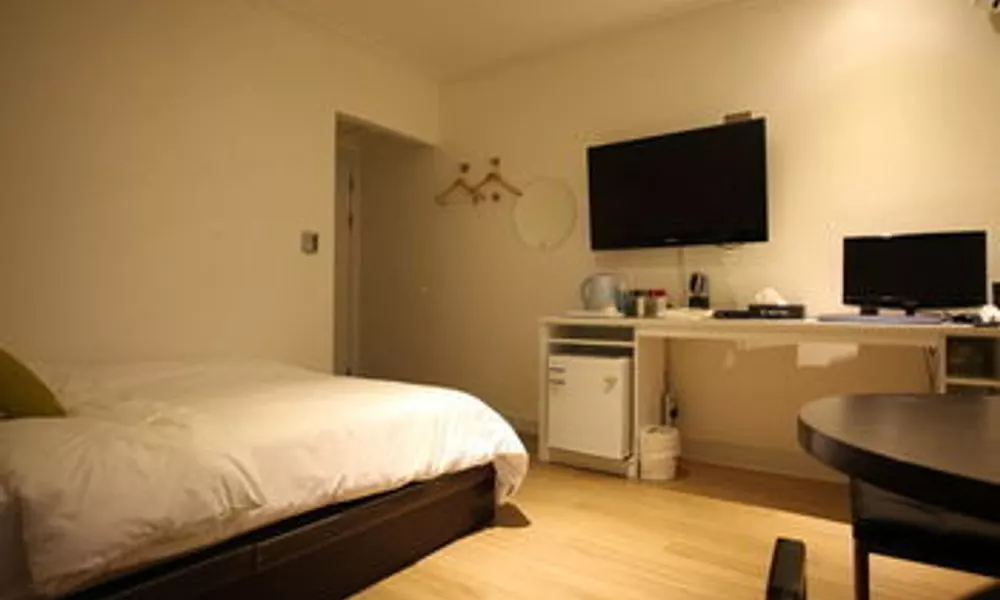Y Hotel