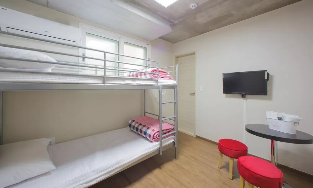 KW Hongdae Line Hostel, фото 2