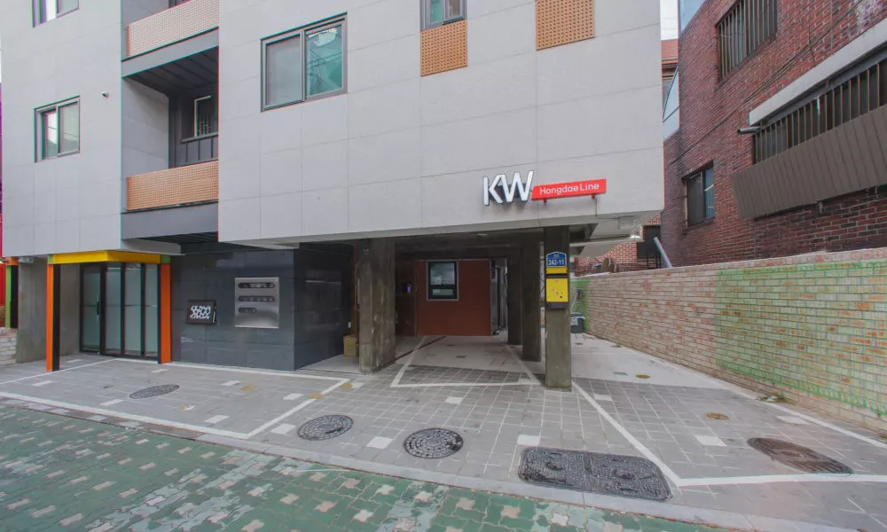 KW Hongdae Line Hostel, фото 4