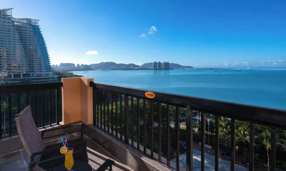 Sanya Golden Phoenix Sea View Hotel, фото 2