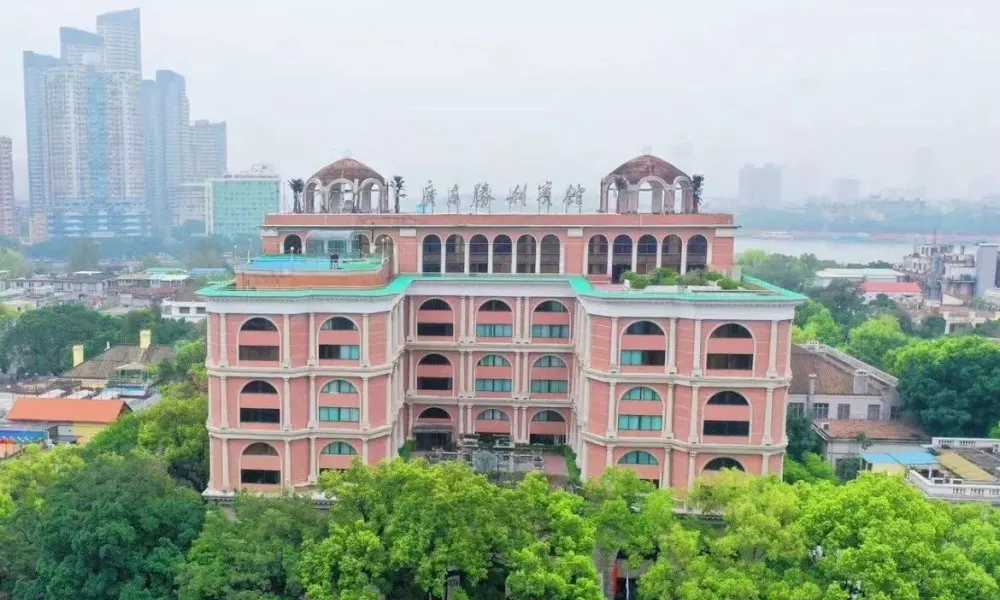 Guangdong Victory Hotel - Free shuttle bus to exhibition center during Canton Fair