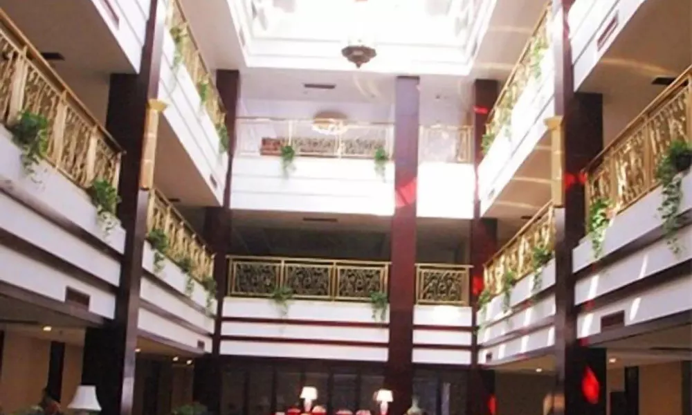 West Lake Hillview International Hotel