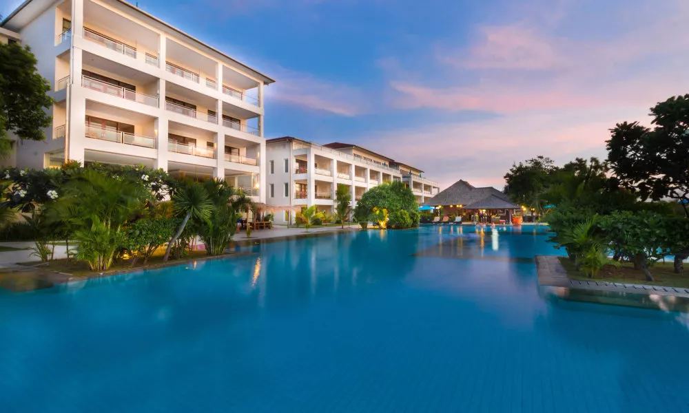 Peninsula Bay Resort