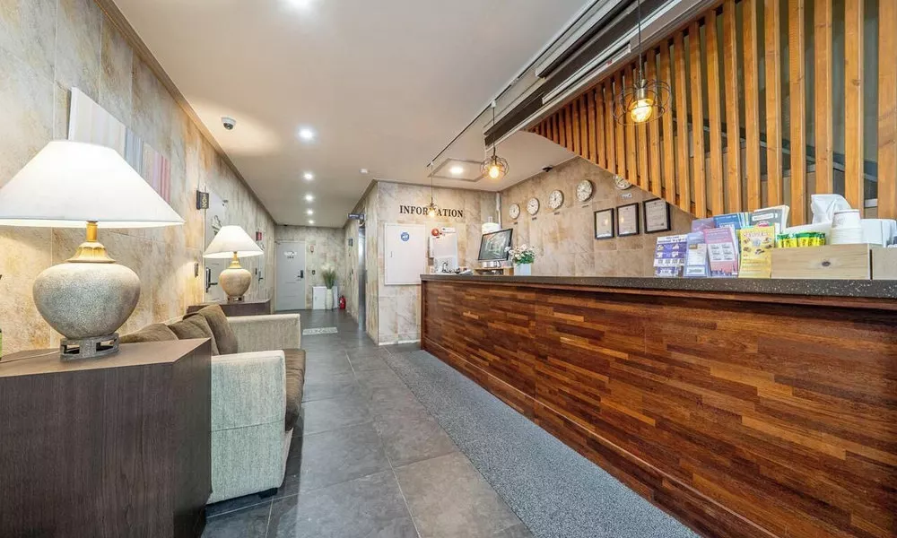 Peanut Hotel