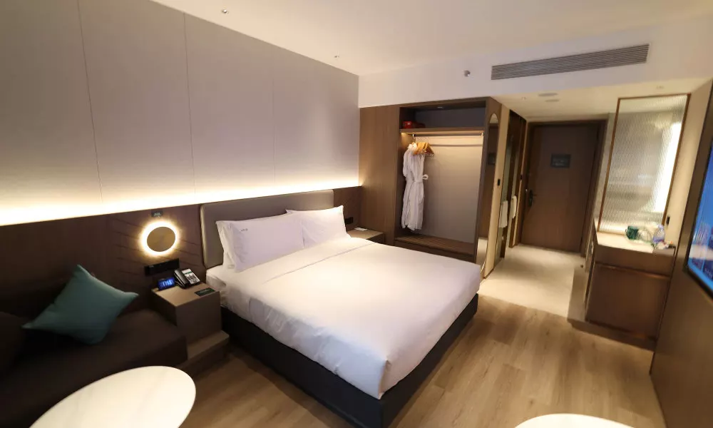 Holiday Inn Shanghai Jing'an by IHG