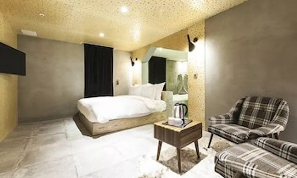 Richwell Hotel