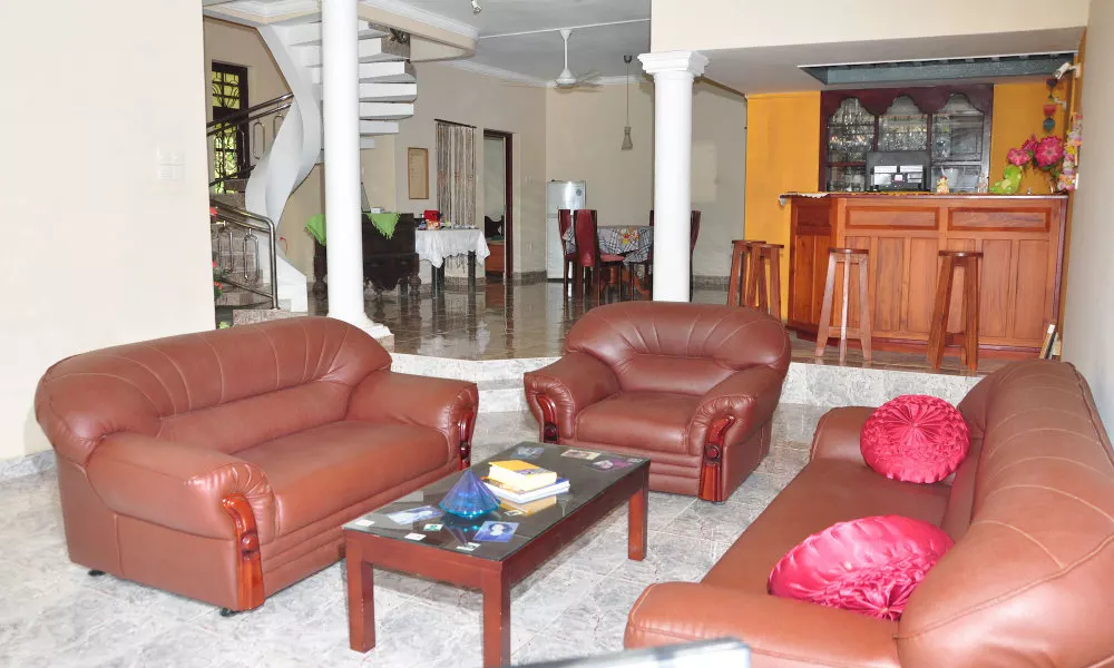 Sugandi Inn