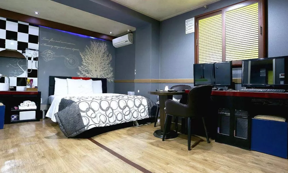 Shim Hotel
