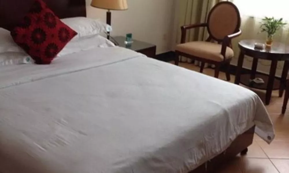 Yintian Holiday Hotel - Sanya, фото 2