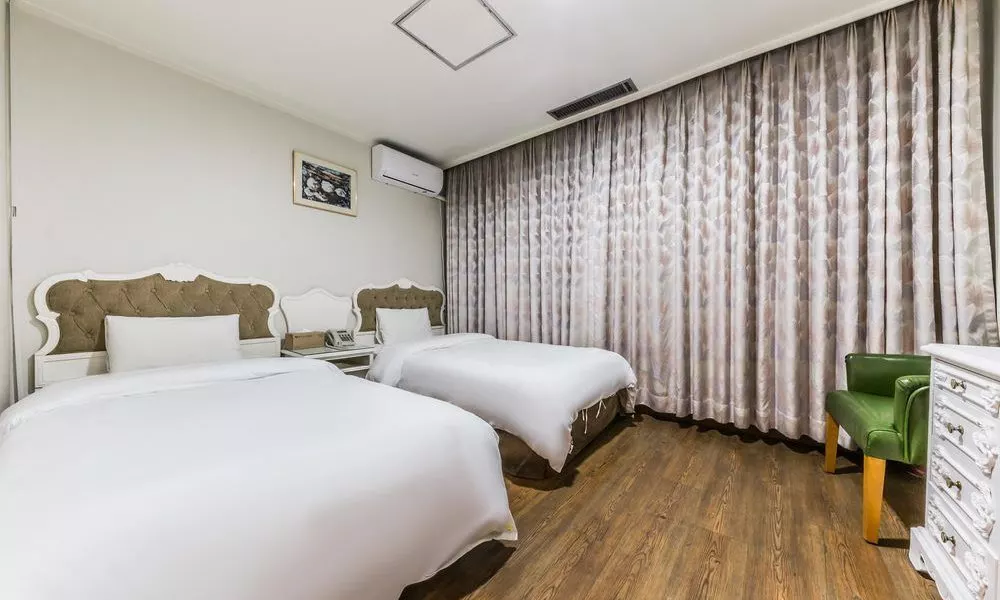 Victoria Hotel