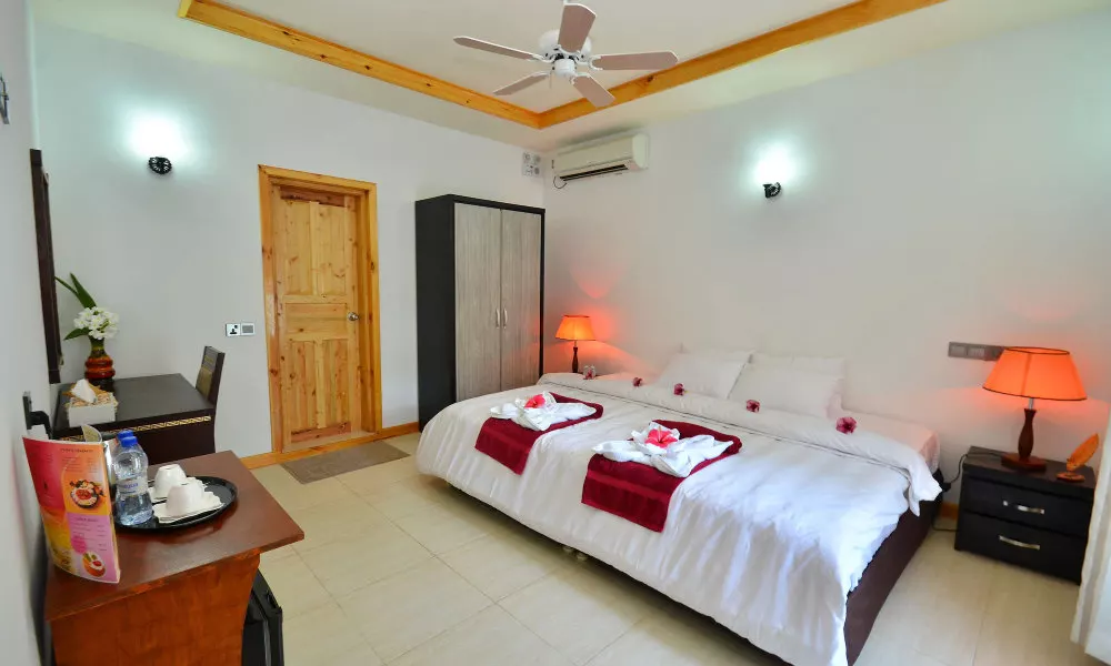 Athiri Inn