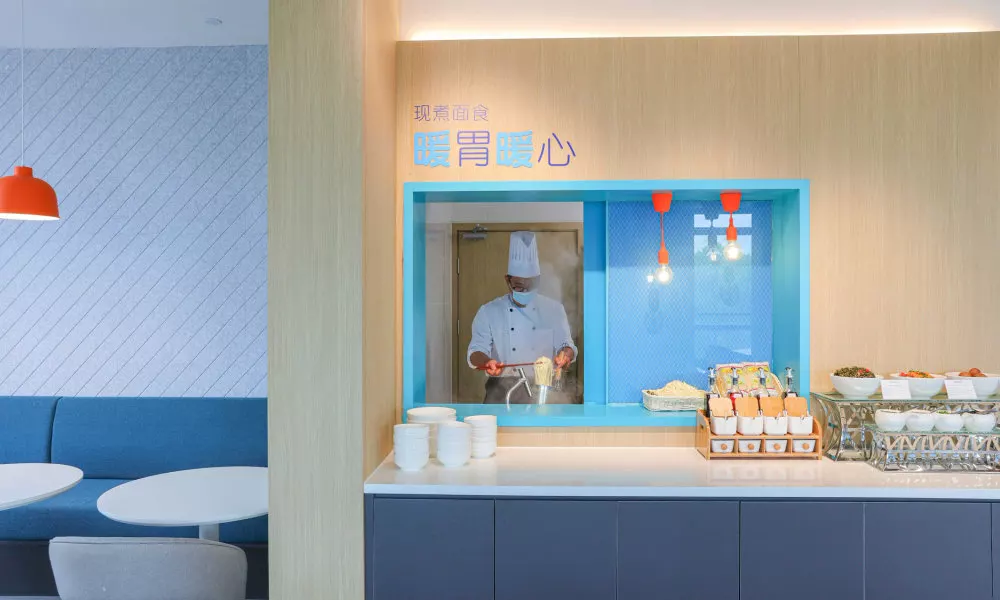 Holiday Inn Express Shanghai Pudong Airport, an IHG Hotel, фото 2