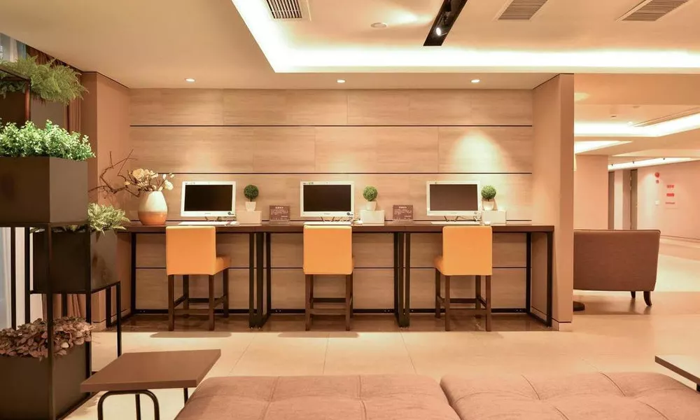 Home Inn Plus Shanghai XuJiaHui