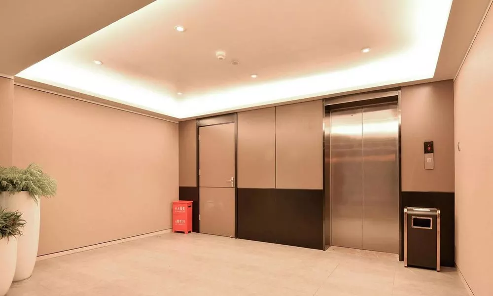 Home Inn Plus Shanghai XuJiaHui, фото 4