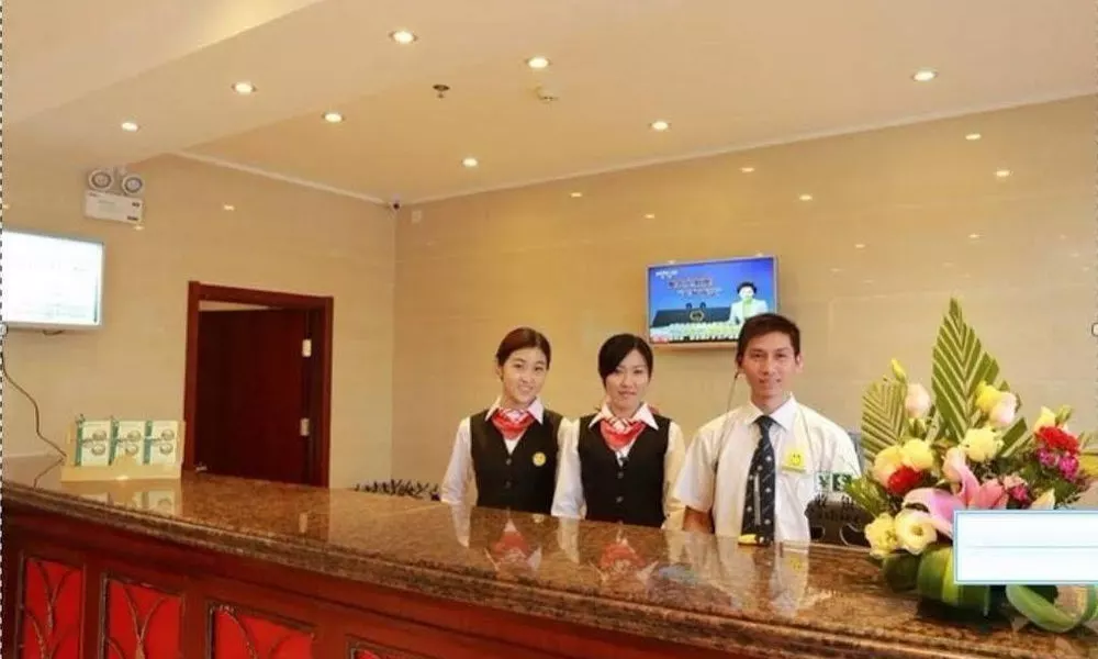 GreenTree Inn Hainan Sanya Chunyuan Seafood Square Express Hotel, фото 3