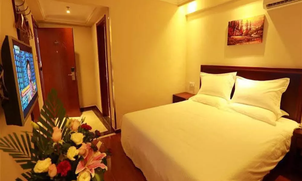 GreenTree Inn Hainan Sanya Chunyuan Seafood Square Express Hotel, фото 2
