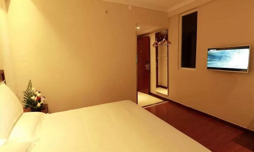 GreenTree Inn Hainan Sanya Chunyuan Seafood Square Express Hotel, фото 4