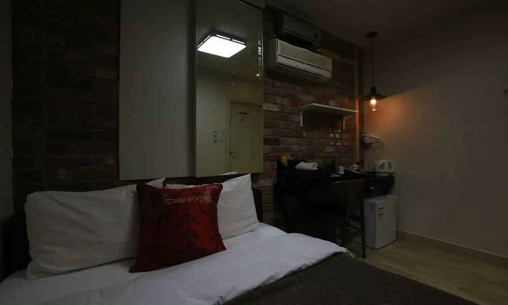 Samsung Bed Station