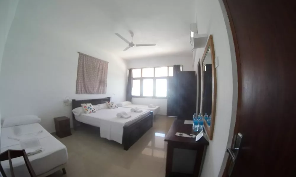 Coral Seas Beach Hikkaduwa, фото 4