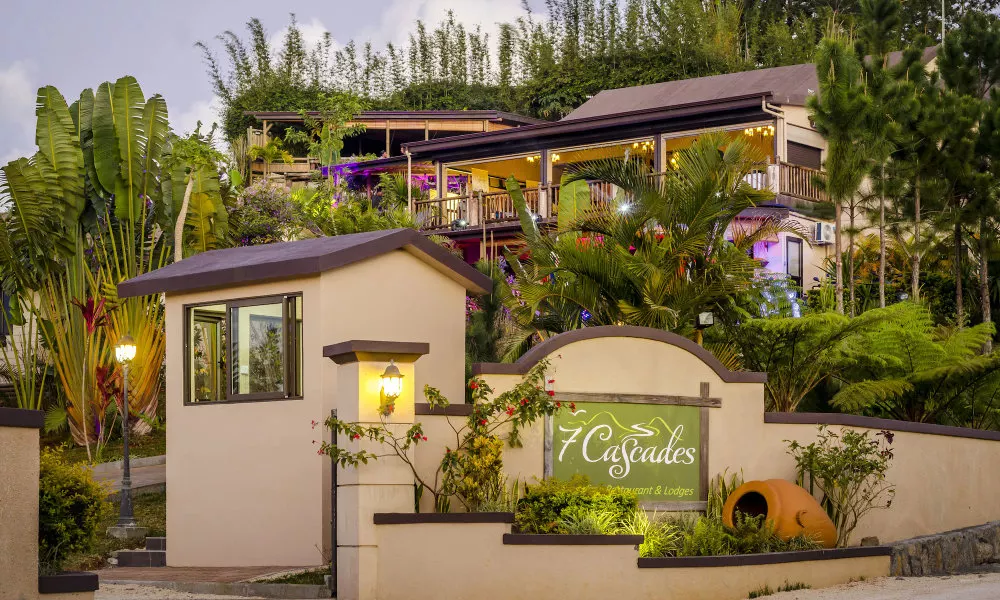 7 Cascades Restaurant Bar & Lodges