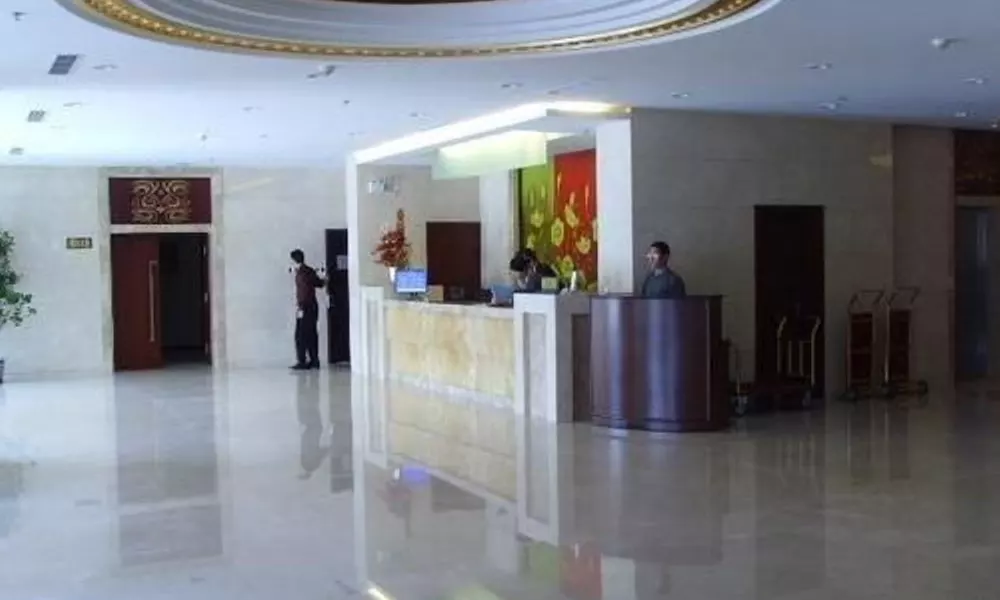 Qingdao Airport Hotel, фото 2