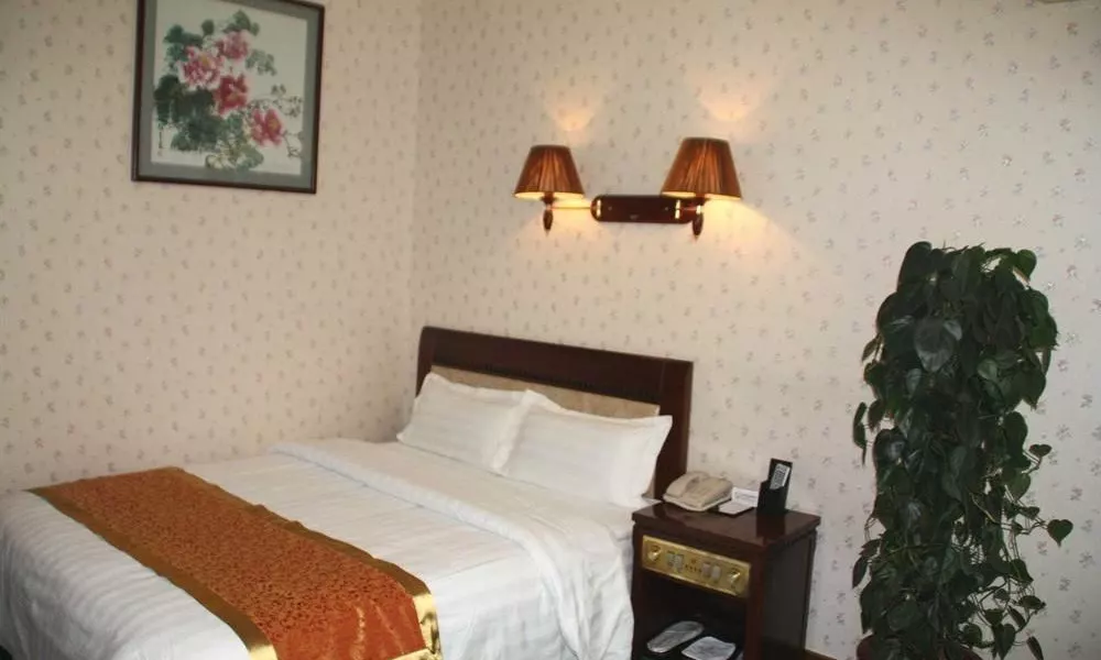 Chaoyang Hotel, фото 2